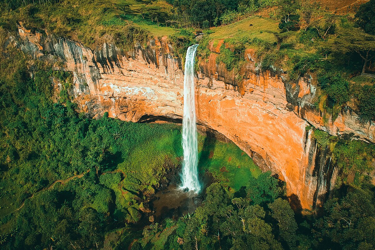 2025 Guide to Uganda's Waterfalls: Hidden Gems to Explore.